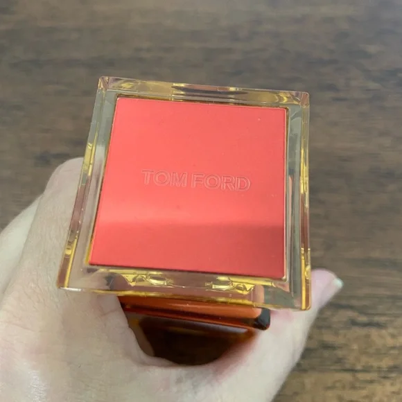 Tom Ford 1.7 oz Bitter Peach - Picture 3 of 3